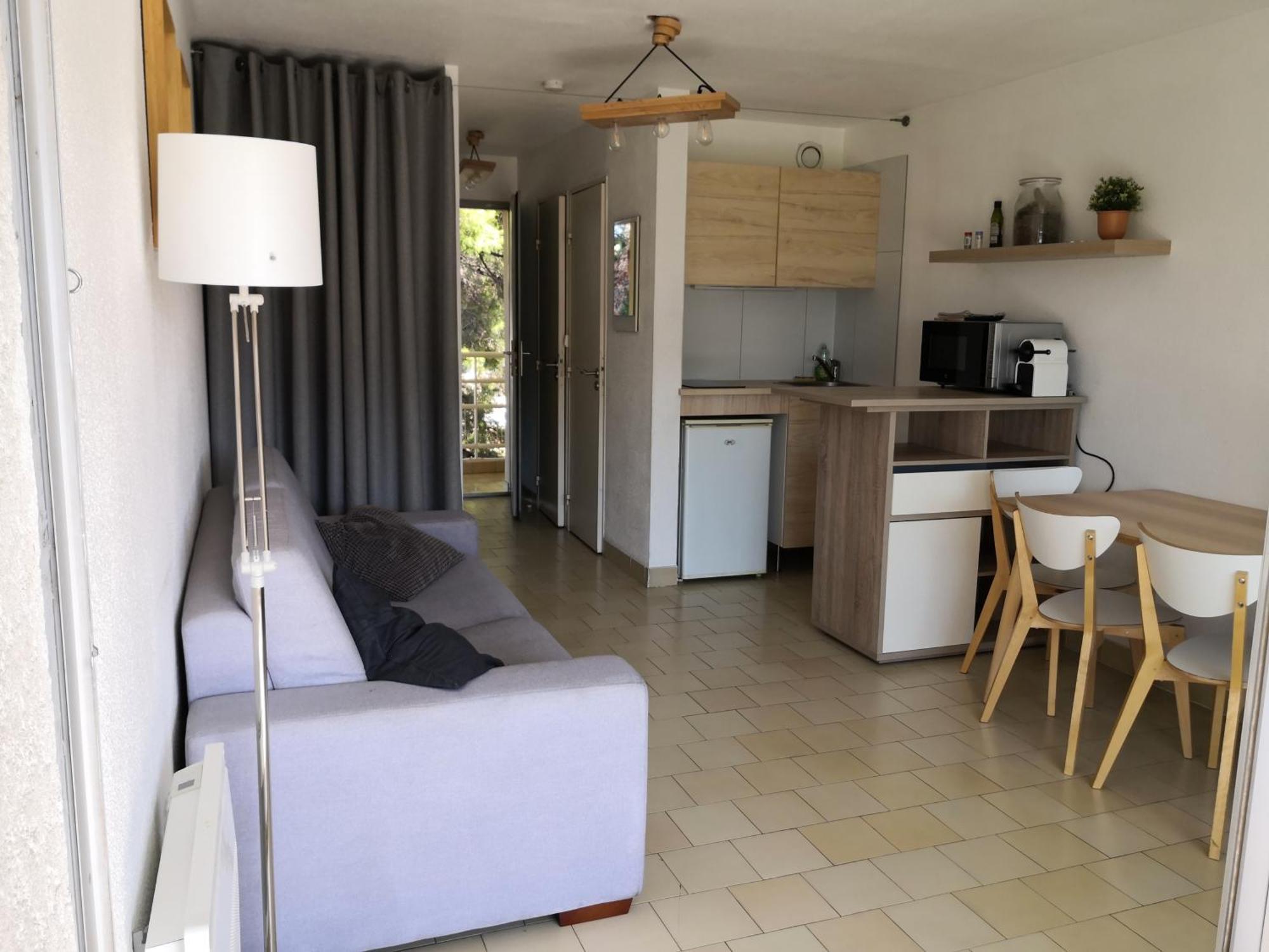 Studio A Hyeres Port - Proche De Toutes Commodites Exterior photo